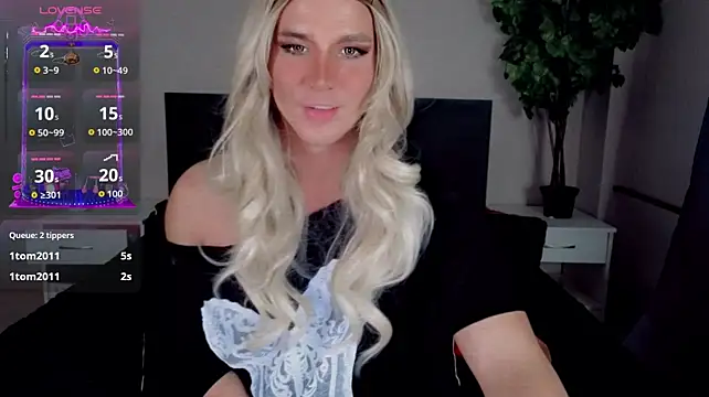 צ'אט XXX בשידור חי של HelenSpellman