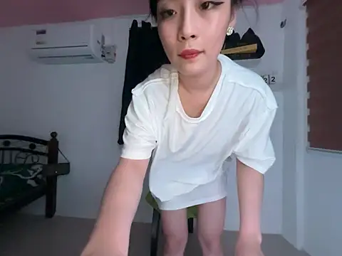 Yunachicpixel - I’m new here show me your love to yuna !