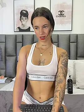دردشة JuliaColemann الجنسية المباشرة