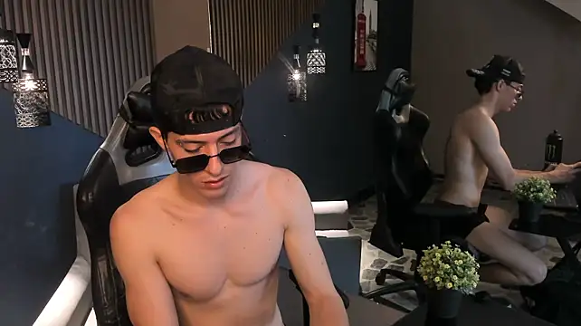 Chat XXX en directo de TheGhostforeeonss