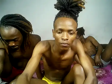 threemanias' Live XXX Chat