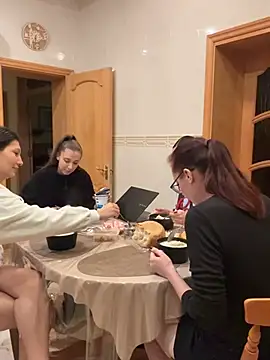 RussianGirls_: онлайн-секс-чат