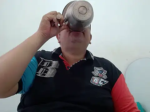 Elgatoloco11 XXX чат на живо