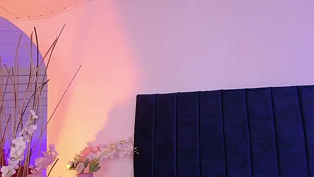 Katiaa_n - play with nipples