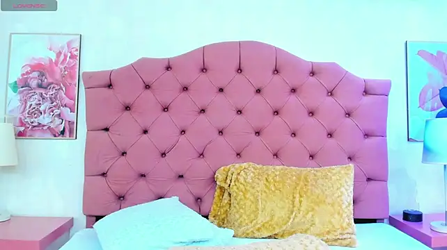 ThyaraJhons - Ride my dildo so sexy and moan 🍆💦🍑