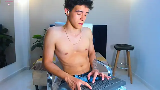 Chatroom XXX en direct de Austinbolt