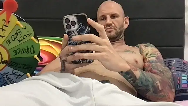 Chat +18 de brianomally ao vivo