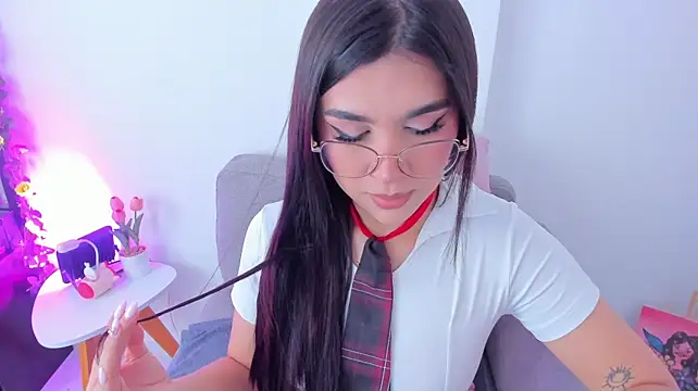 RoseCassie Adlı Modelin Canlı XXX Sohbeti
