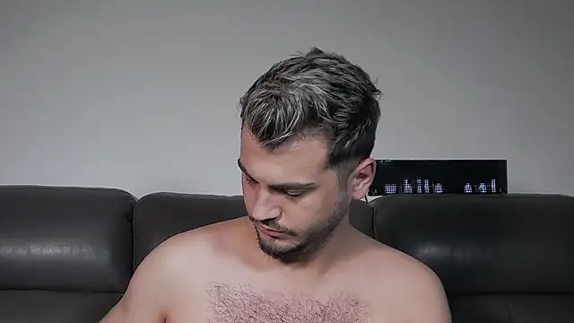 CrazyDom1 Adlı Modelin Canlı XXX Sohbeti