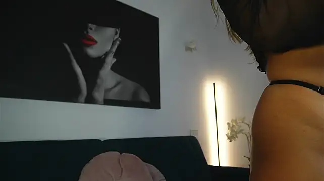 izzy_belle élő XXX-chatje