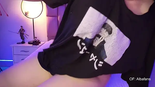 AlbaismynameX - twerk in your face