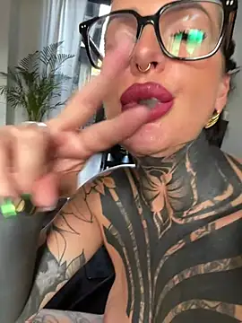 KathaleaNoir 即時 XXX 聊天