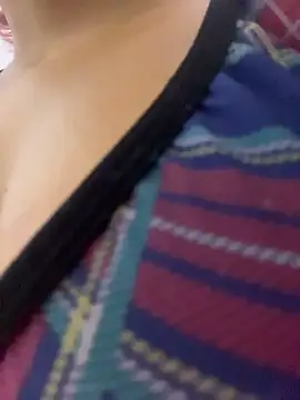 LiliSakuraXXX Adlı Modelin Canlı XXX Sohbeti