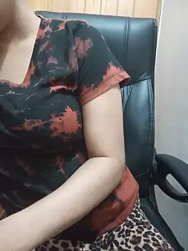 Tanha18 Adlı Modelin Canlı XXX Sohbeti