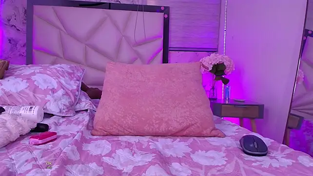 Lili_jhonson - Jump on that hard cock nad squirt dogg🍑