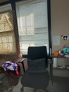 Tillymarie - Dildo in ass for 10 mins