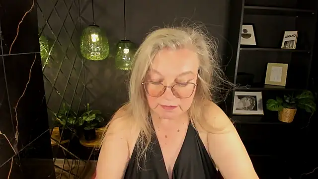 Chat +18 de NataliMellow ao vivo