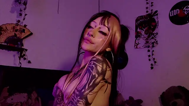 Layla_quinn: онлайн-секс-чат