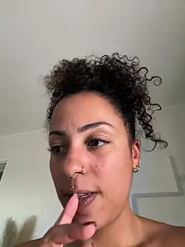 SweetPetiteNoir Live XXX-chat
