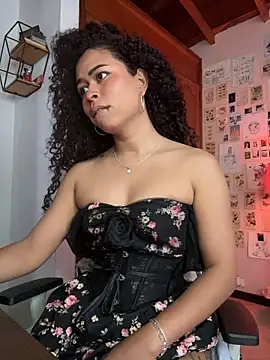 Chat +18 de GabriSaenz ao vivo