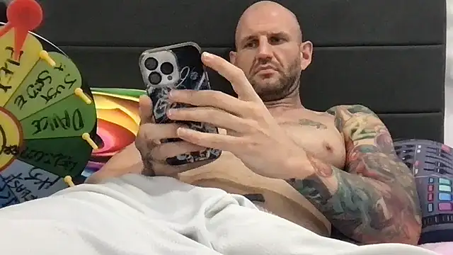 brianomally XXX чат на живо