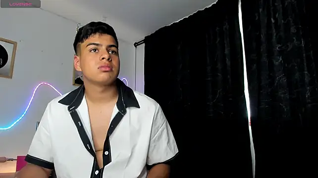XXX chat uživo modela Patrick_Smith_