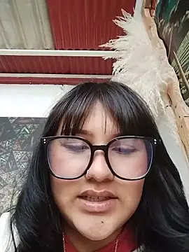 Emily-7 现场XXX聊天