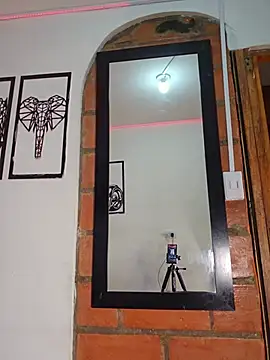 MIKE_KILIANjs Chat XXX live
