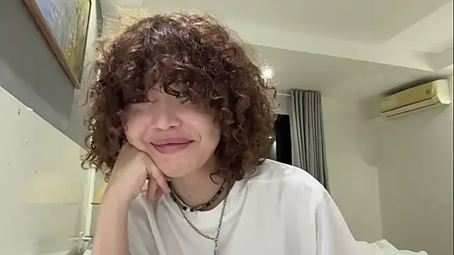IleanaGoodfriend - Show my wet tongue with eyes contact