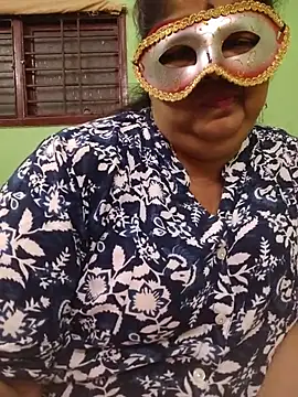 Tamil-mayasri's Live XXX Chat