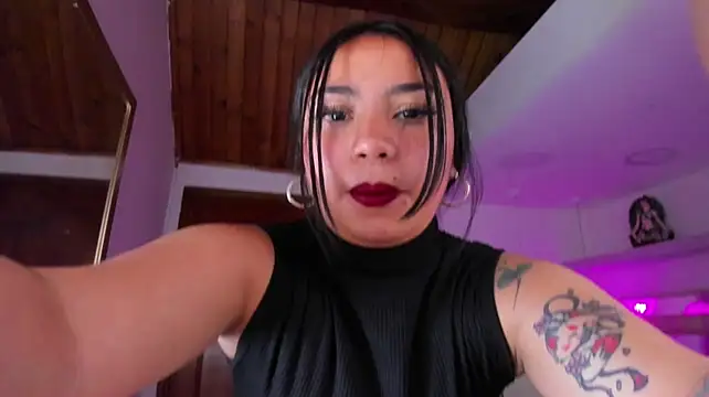 Chat XXX en directo de _laaura_