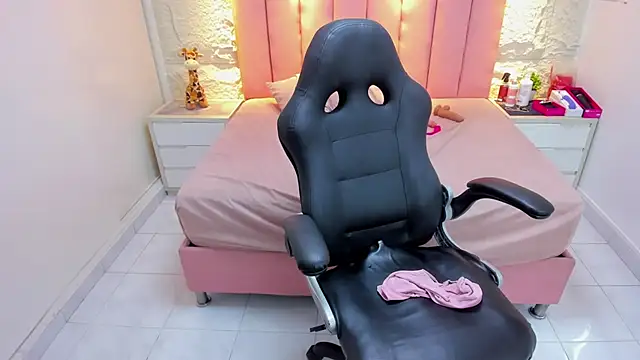 KATIAMOSS - drops of milk and rub my nipples