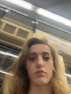 XXX chat uživo modela MiaKomoi