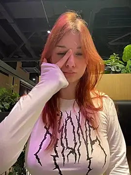 SaintMaya's Live XXX Chat