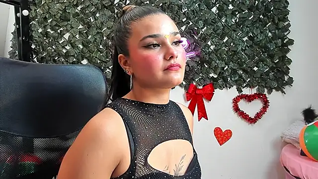 DestinyHills' Live XXX Chat