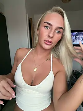 Czat XXX na żywo – Millymae_