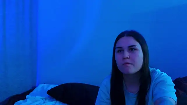 LucyMuur XXX чат на живо