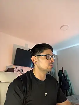 TroyeKnight Chat XXX live