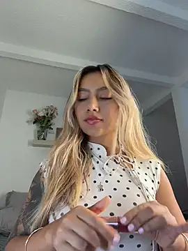 Amanda-medrano1 - Show my ass and dance
