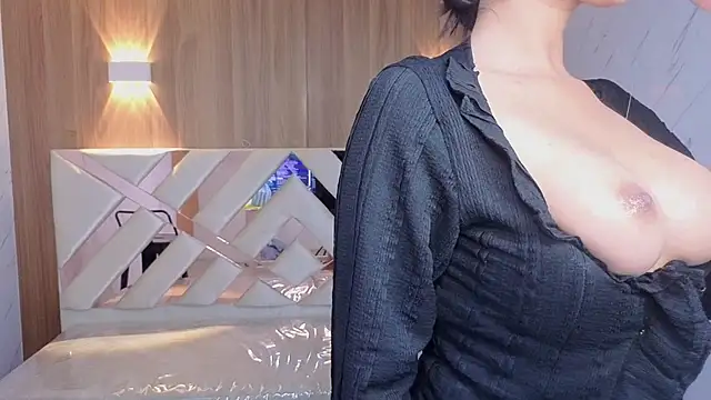 Eimy18_b's Live XXX Chat