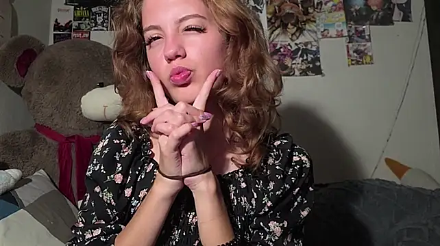 GiannaBirrueta - tongue moves and lick fingers