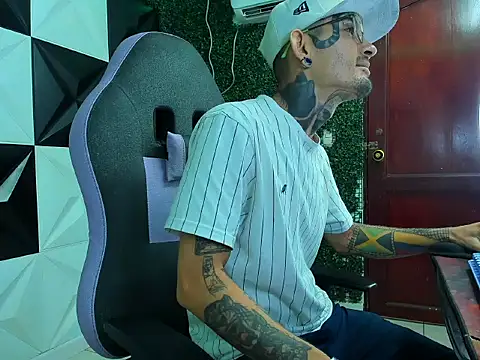 Онлайн чат XXX Boy_tatto77