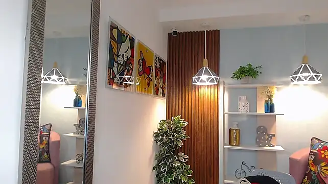 _Lucy_Grey_ Adlı Modelin Canlı XXX Sohbeti