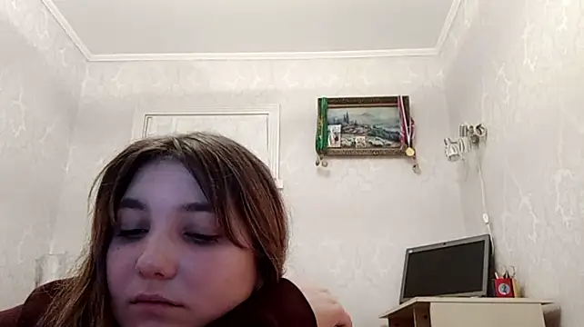 TynishaShute - air kiss