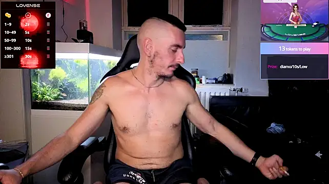 Rayzel_White élő XXX-chatje