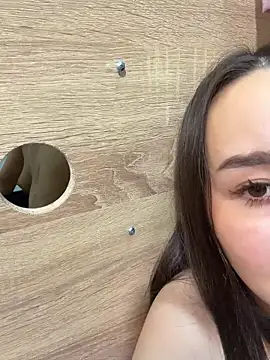 Asian_Asami Adlı Modelin Canlı XXX Sohbeti