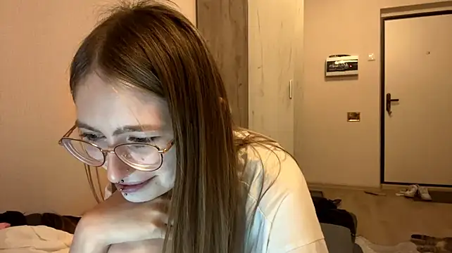 NetherShade élő XXX-chatje