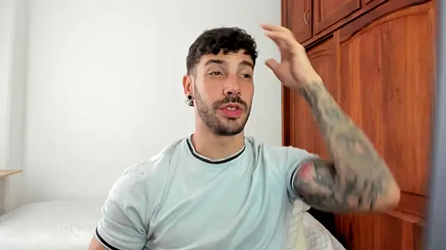 Chat XXX Live Guyinthemountain