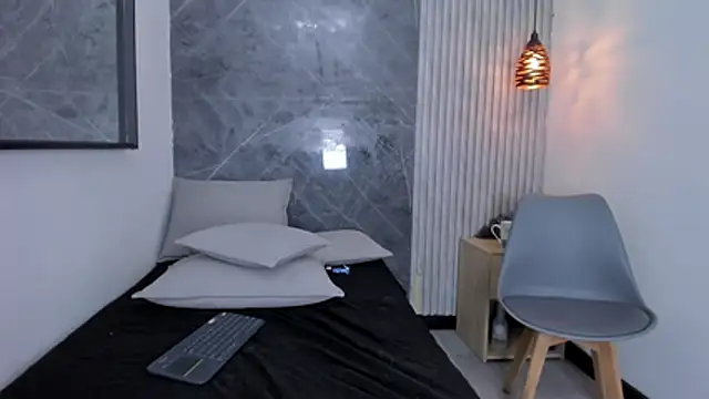 Chatroom XXX en direct de ScarletDollxxx