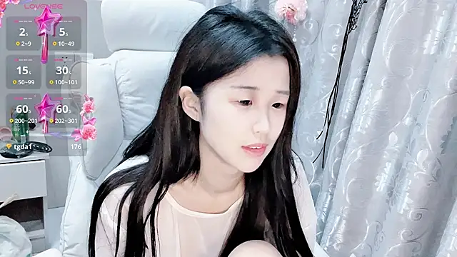 Xinrui2008 - 等个有缘人~国王得私密照2张与1个定制视频可大厅指挥5分钟